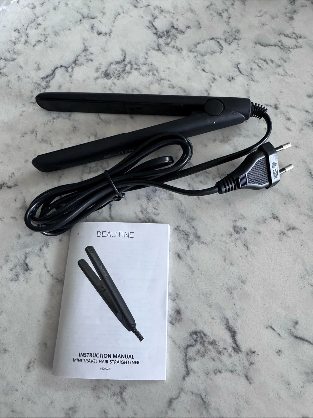 NWOT! Beautine Mini Travel Hair Straightener European Outlet Plug 250V - Black